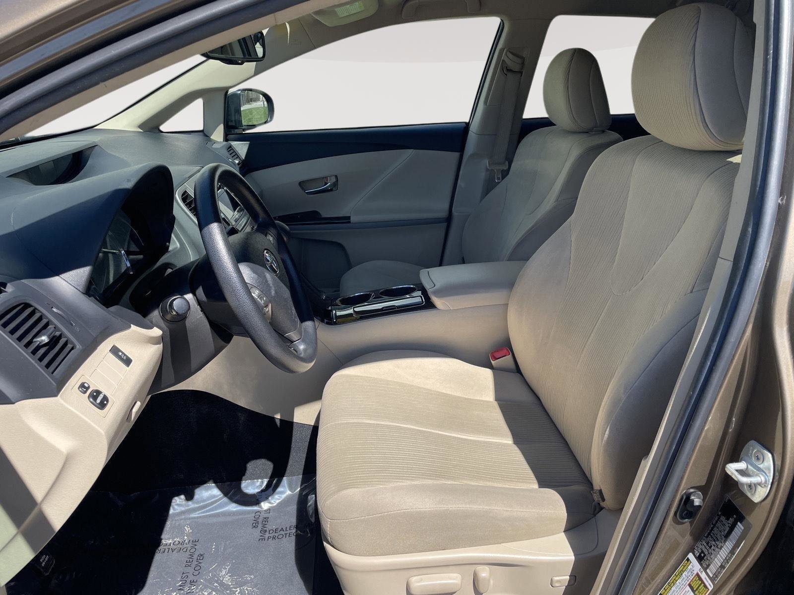 Used 2012 Toyota Venza LE FWD image 15