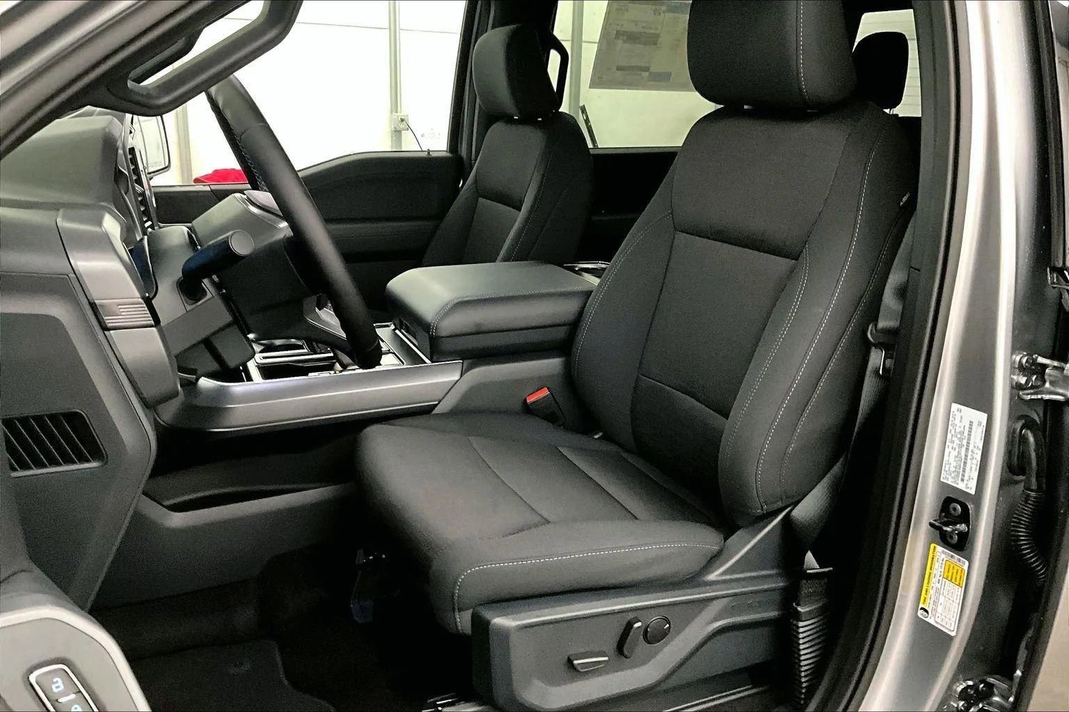 New 2025 Ford F150 XLT w/ Equipment Group 302A MID image 24