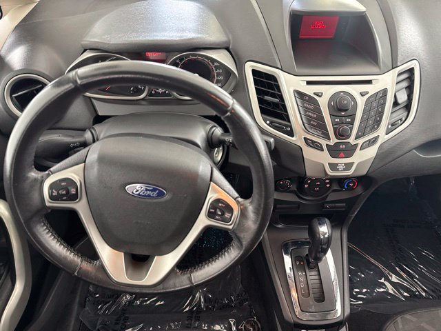 Used 2013 Ford Fiesta SE FWD image 25