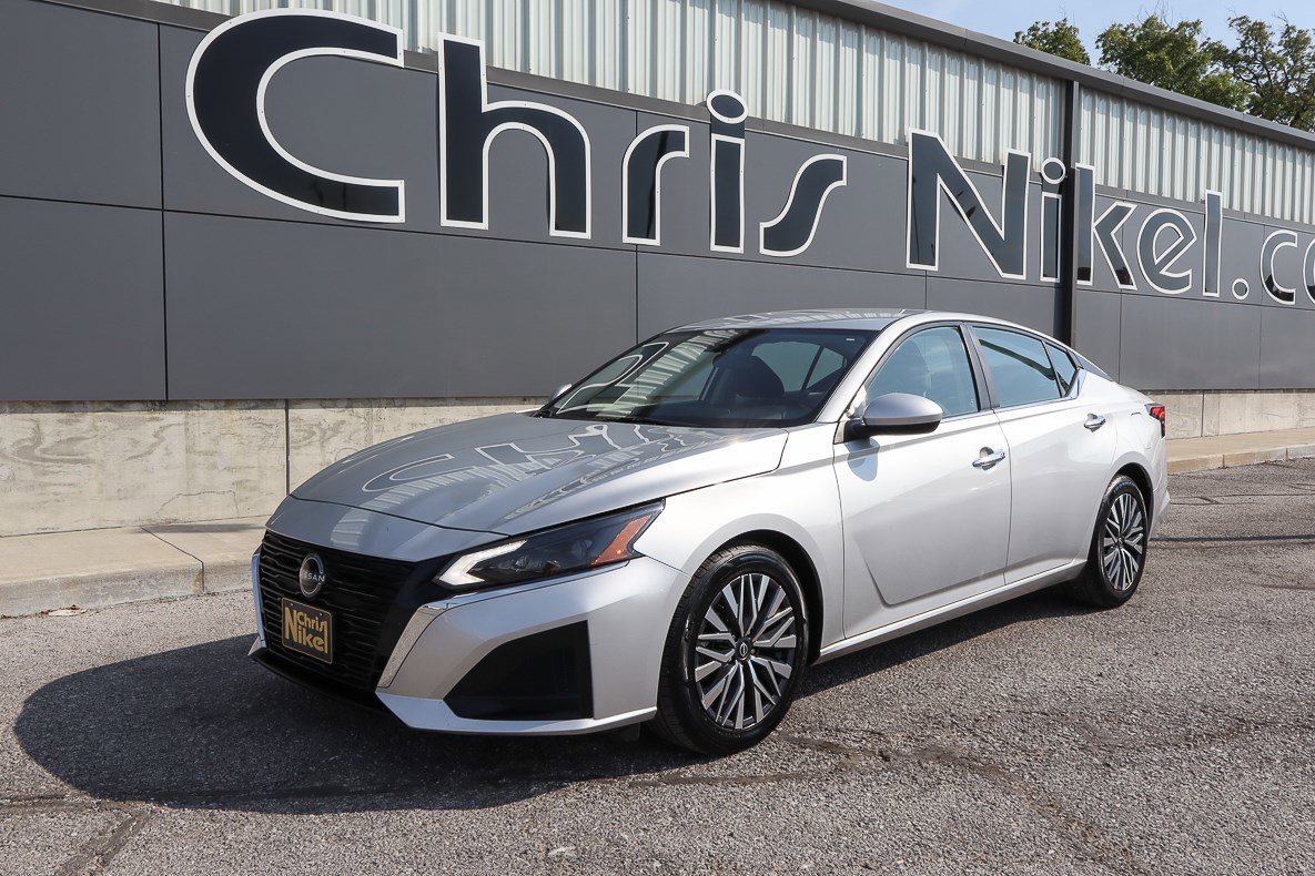 Used 2023 Nissan Altima 2.5 SV