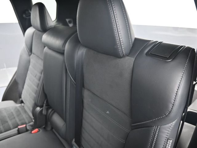 Used 2025 Mitsubishi Outlander SE image 25