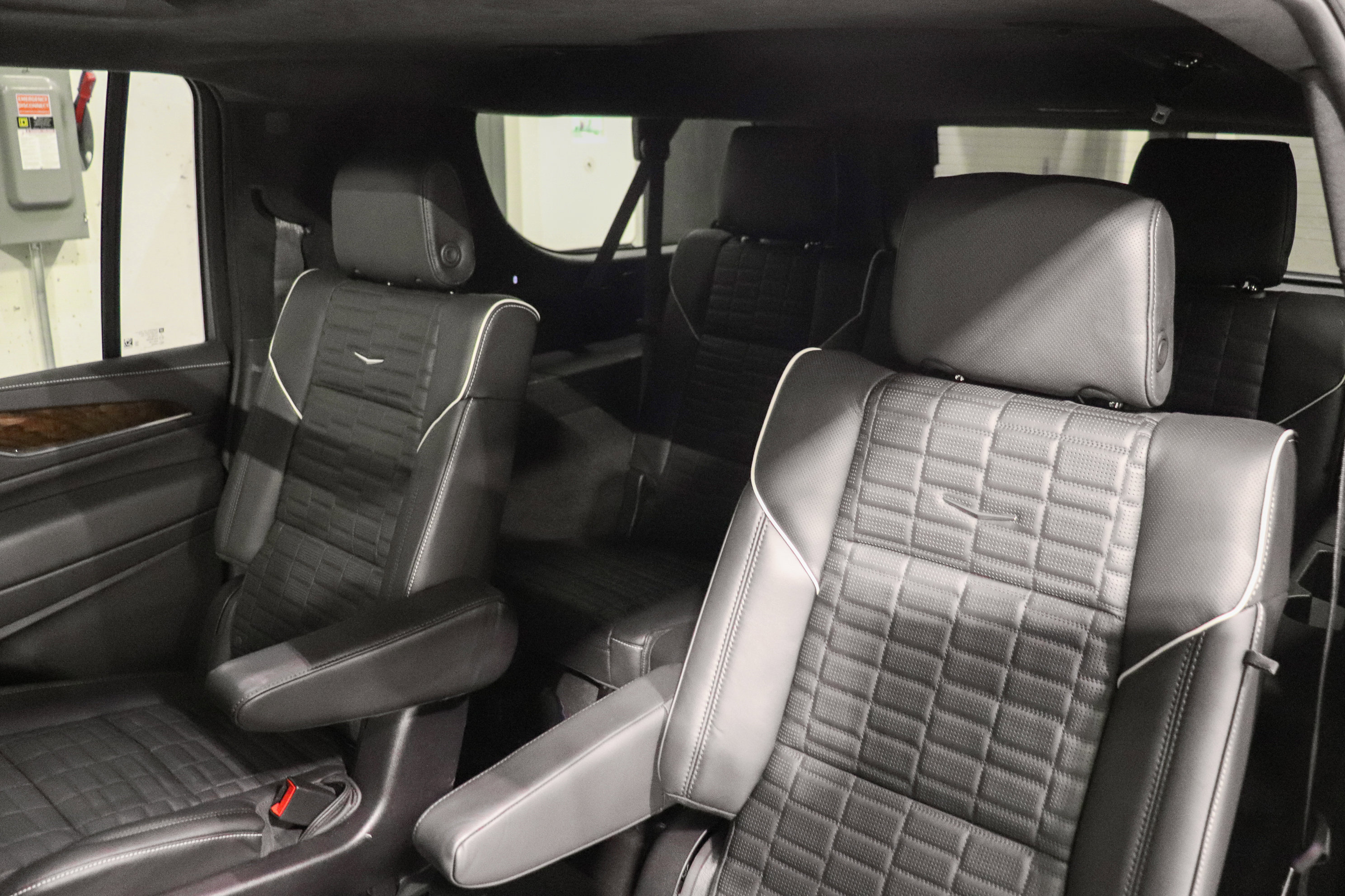 Used 2023 Cadillac Escalade ESV Sport Platinum w/ LPO, ONYX Package image 21