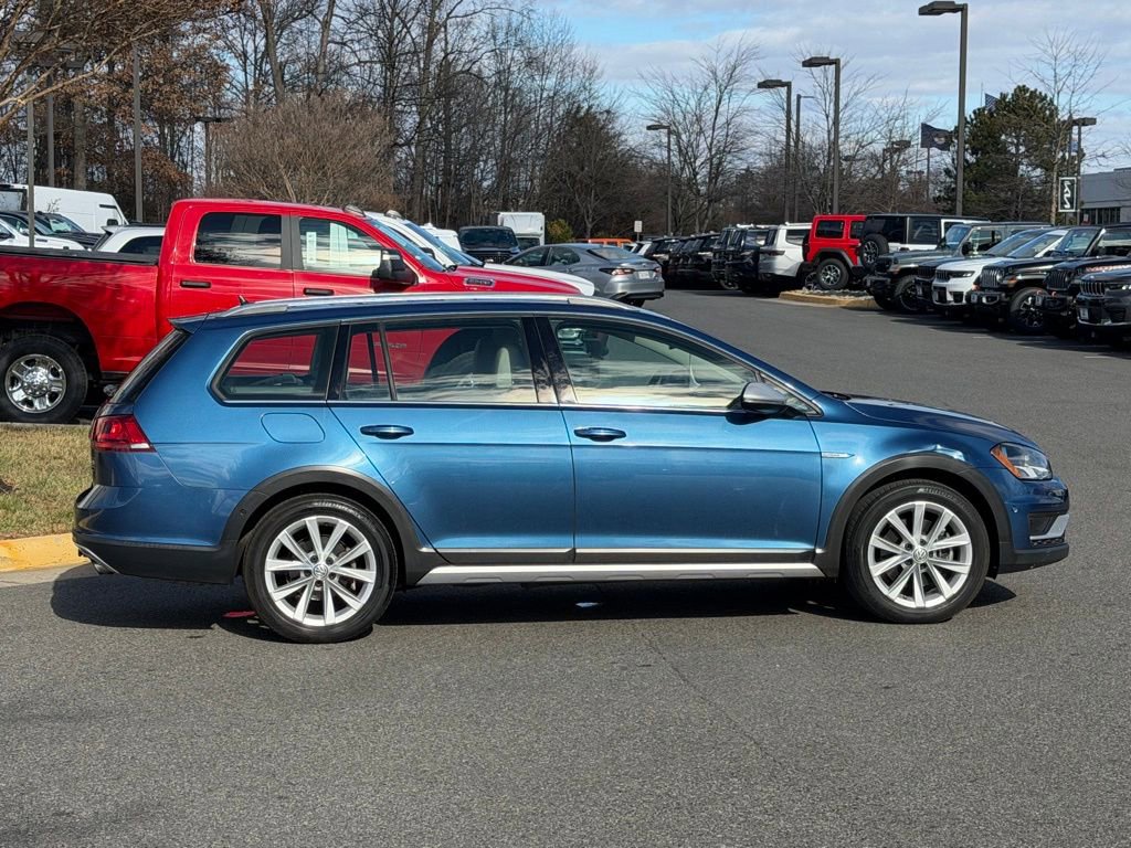 Used 2017 Volkswagen Golf Alltrack SE image 6