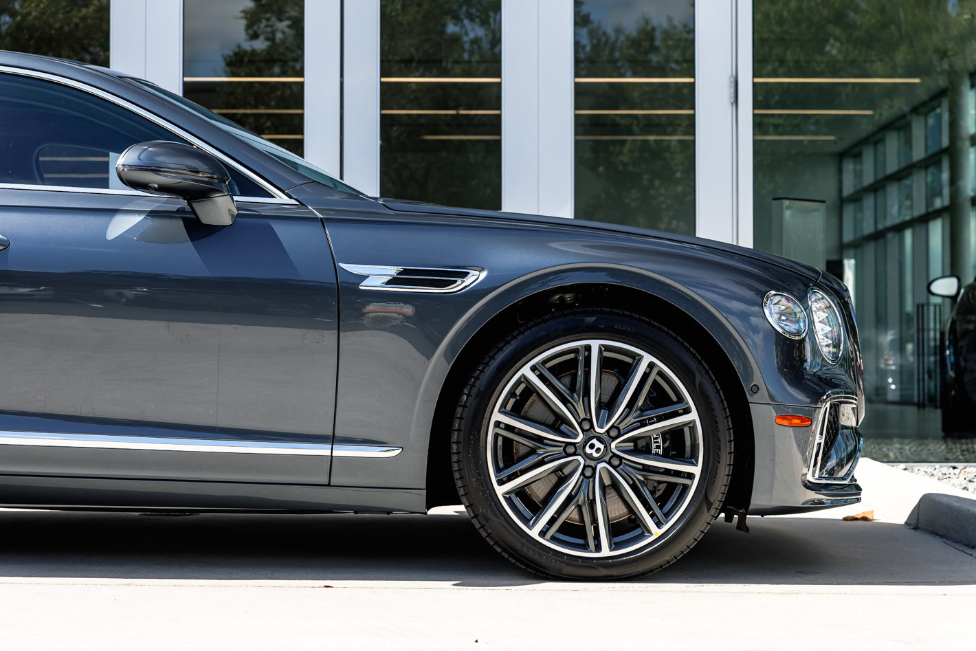 New 2026 Bentley Flying Spur Plug-In Hybrid image 6