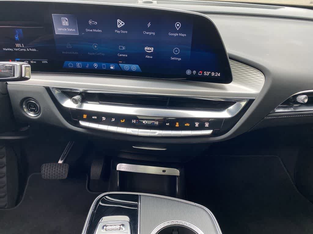 Certified 2025 Cadillac Lyriq Luxury AWD/4WD image 24