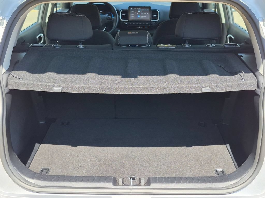 Used 2025 Hyundai Venue SEL FWD image 28