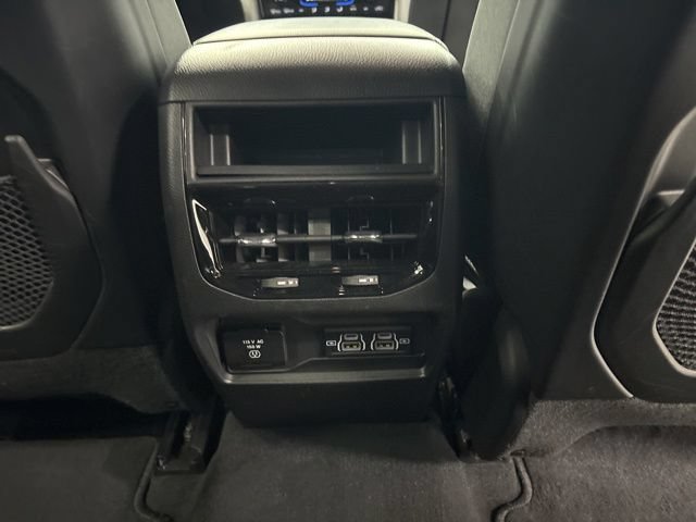 Used 2023 Jeep Grand Cherokee Altitude AWD/4WD image 28