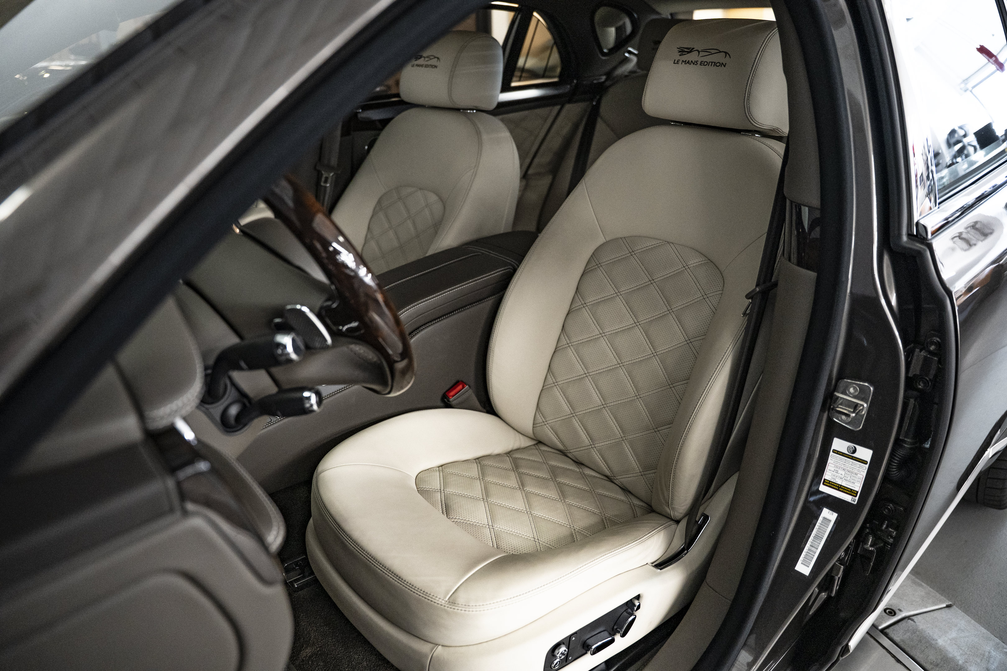 Used 2013 Bentley Mulsanne RWD image 31