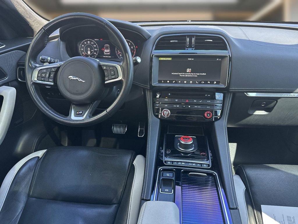 Used 2020 Jaguar F-PACE S image 11