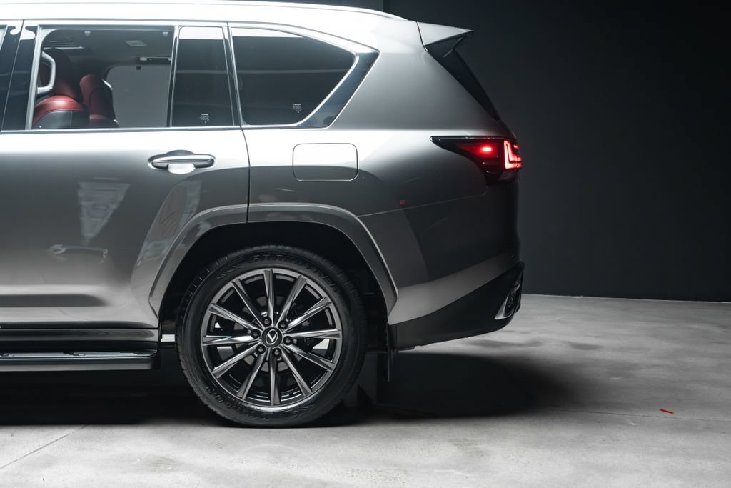 Used 2024 Lexus LX 600 F Sport AWD/4WD image 22