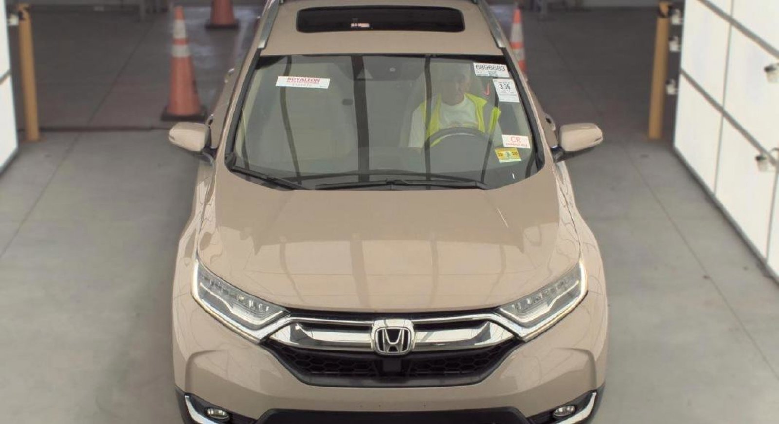 Used 2017 Honda CR-V Touring image 2