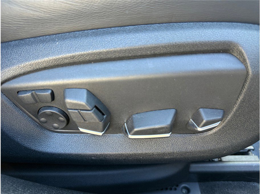 Used 2015 BMW 750Li RWD image 39