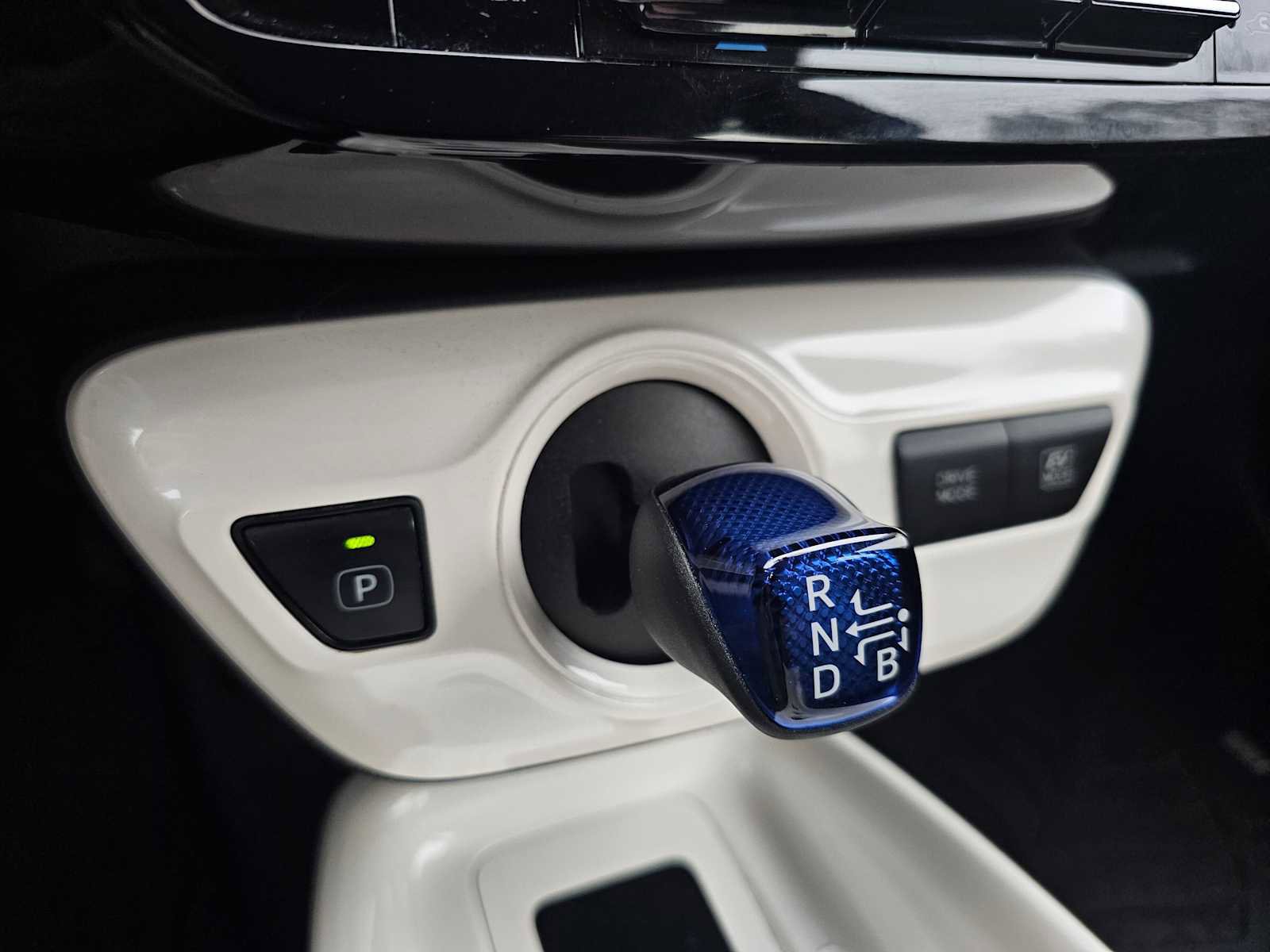 Used 2016 Toyota Prius Four image 30