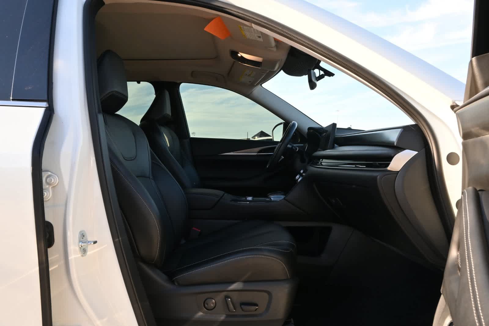 Certified 2024 INFINITI QX60 Luxe FWD image 23