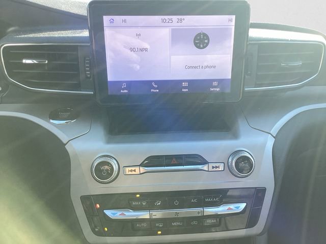 Used 2023 Ford Explorer XLT w/ Equipment Group 202A image 9