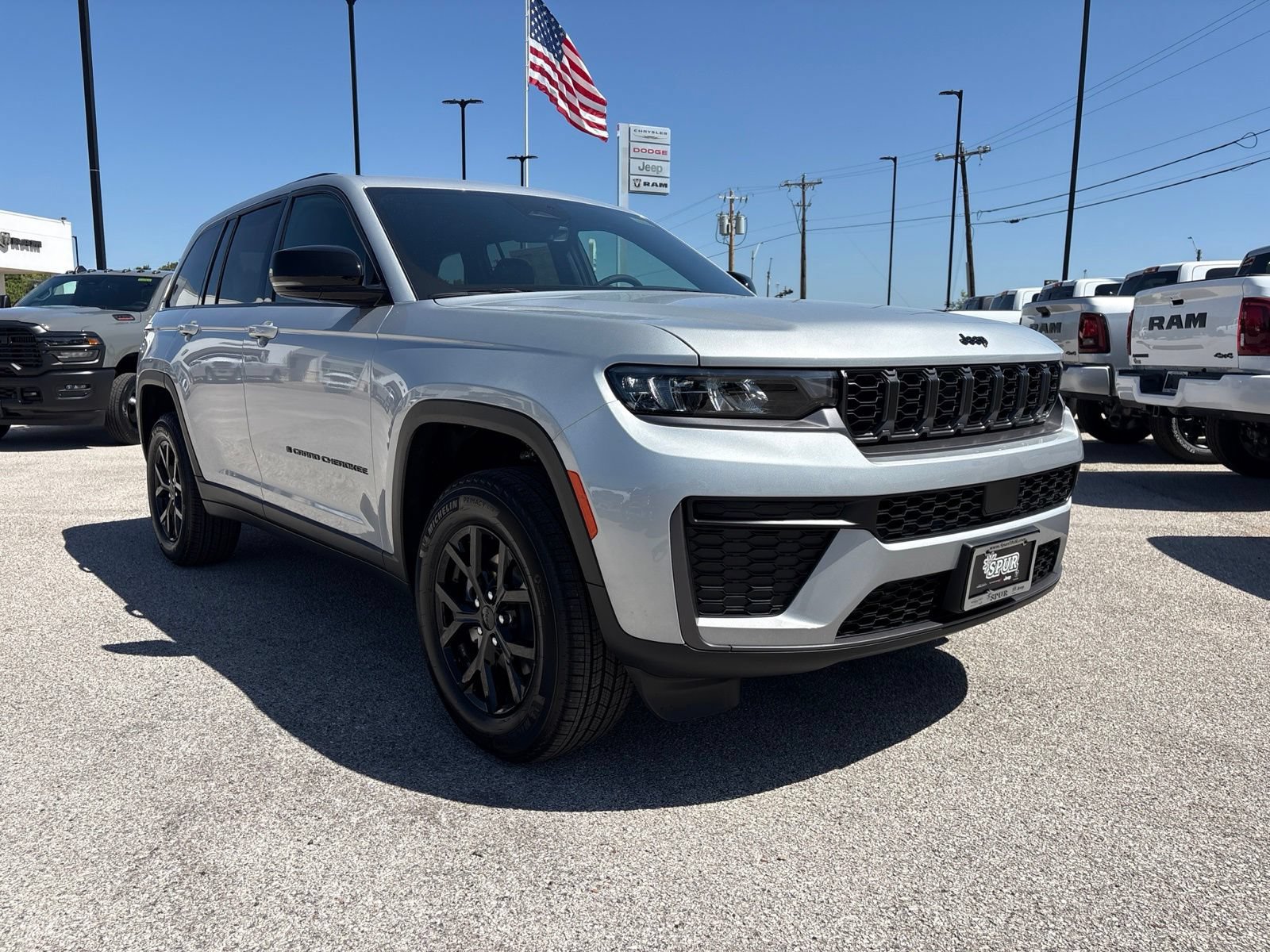 New 2026 Jeep Grand Cherokee Altitude RWD image 8