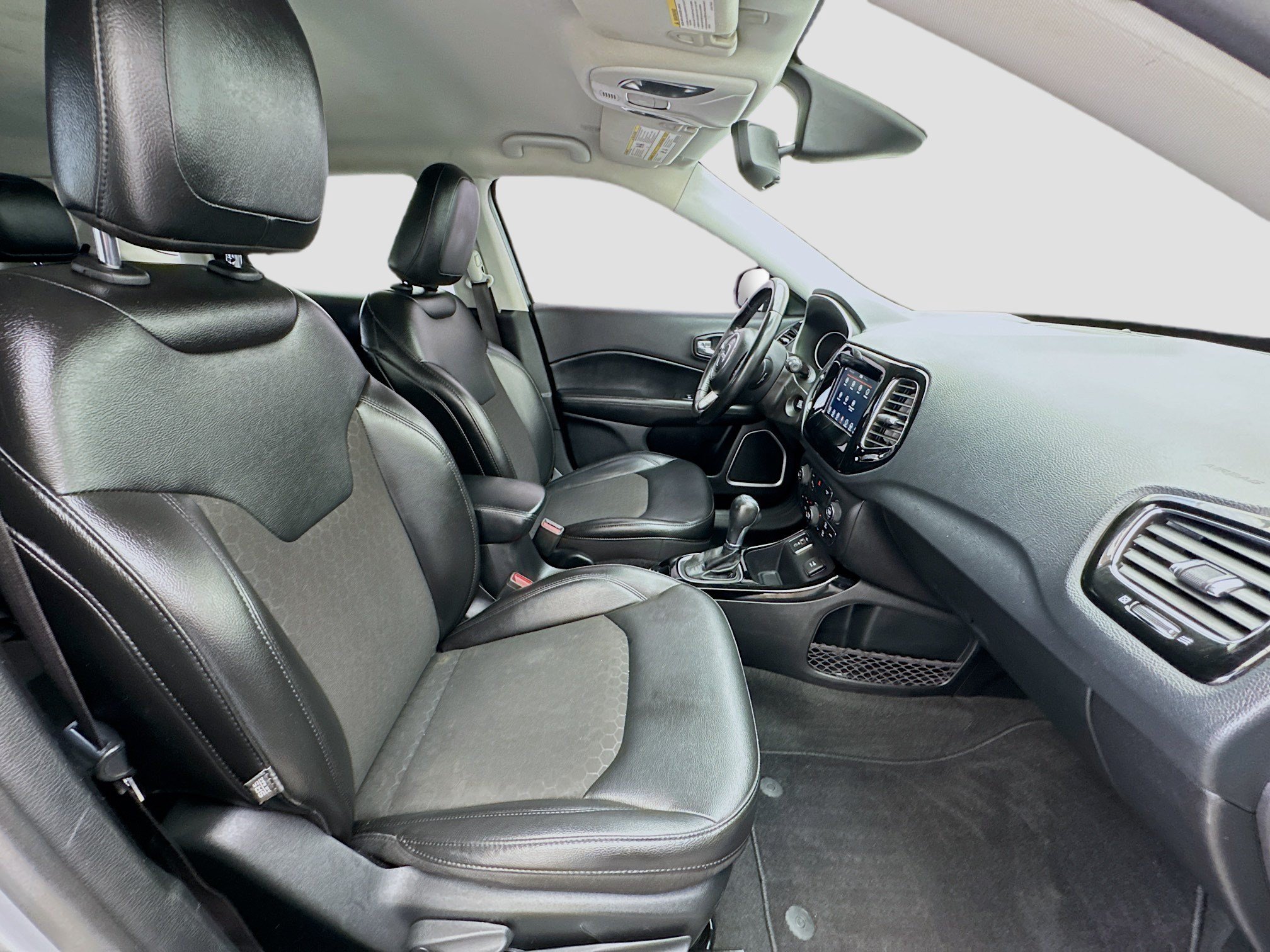 Used 2020 Jeep Compass Latitude FWD image 19
