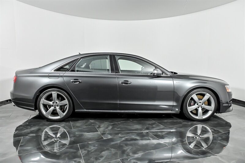 Used 2016 Audi S8 AWD/4WD image 10