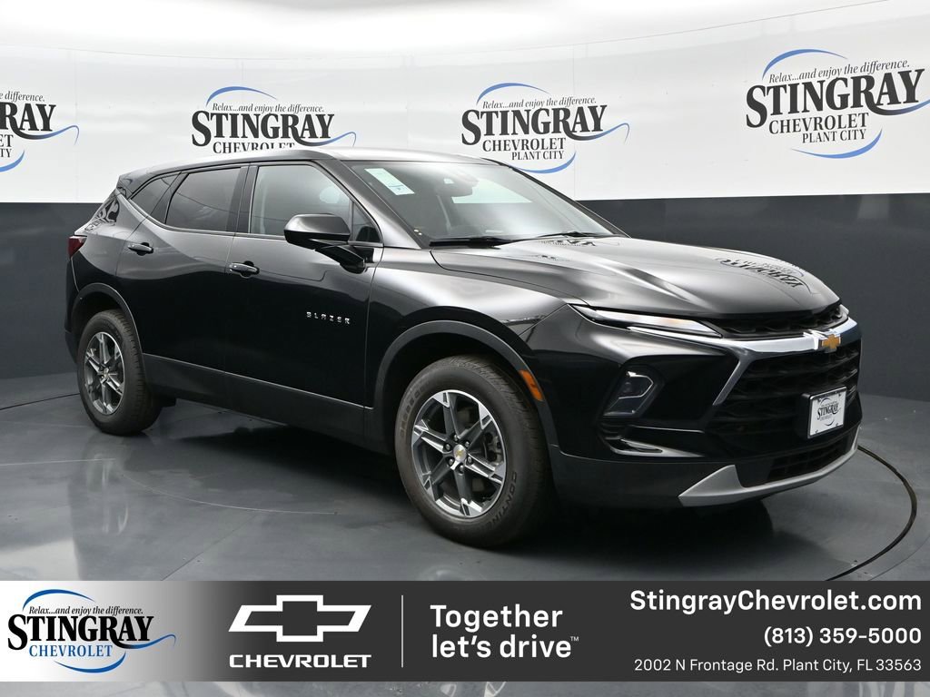 Used 2025 Chevrolet Blazer LT image 1