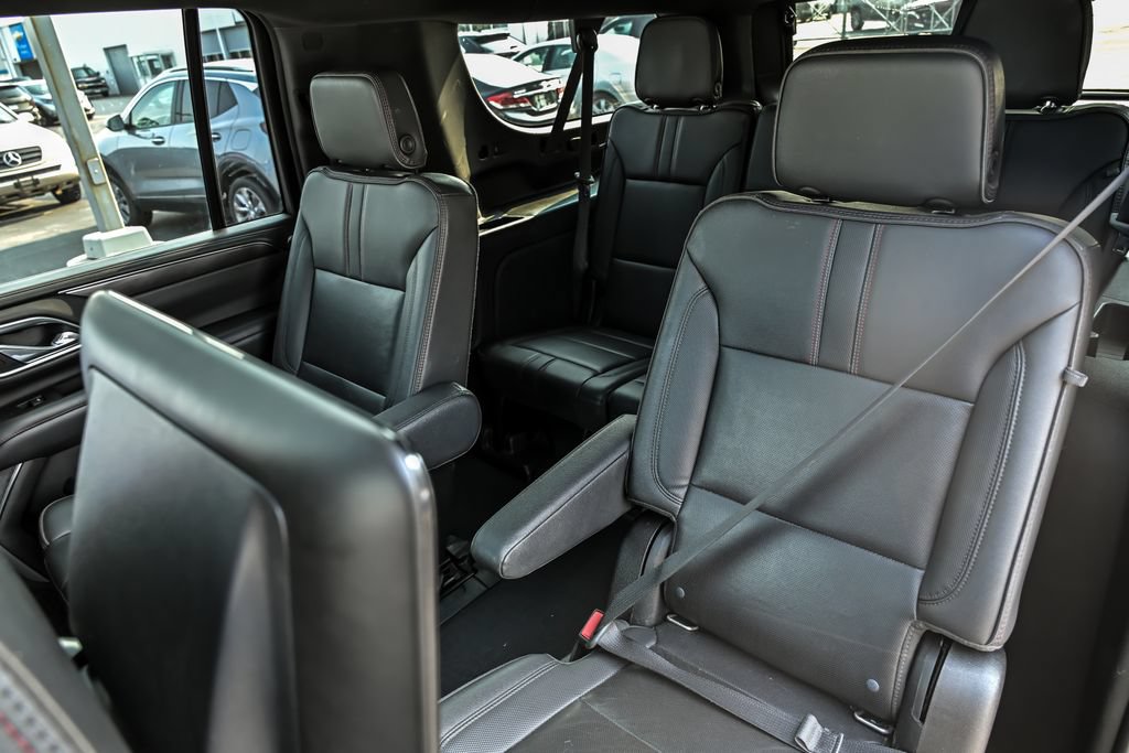Used 2021 Chevrolet Suburban RST w/ Luxury Package AWD/4WD image 15
