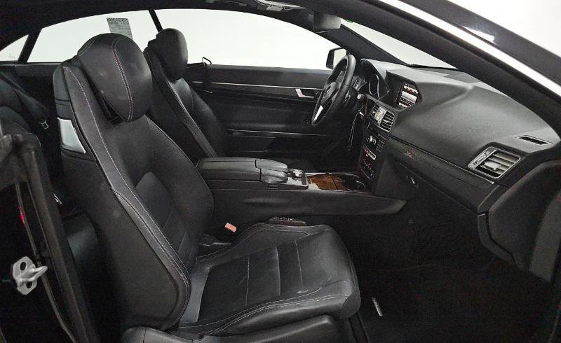 Used 2020 Jaguar F-PACE Premium image 8