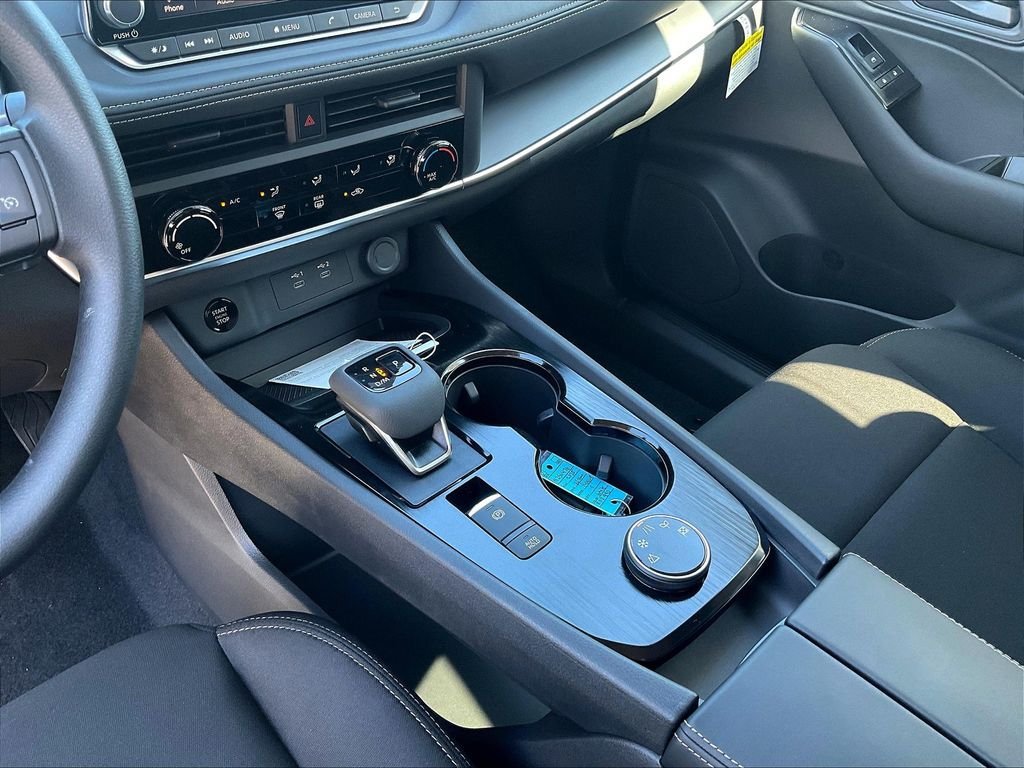New 2025 Nissan Rogue S AWD/4WD image 13
