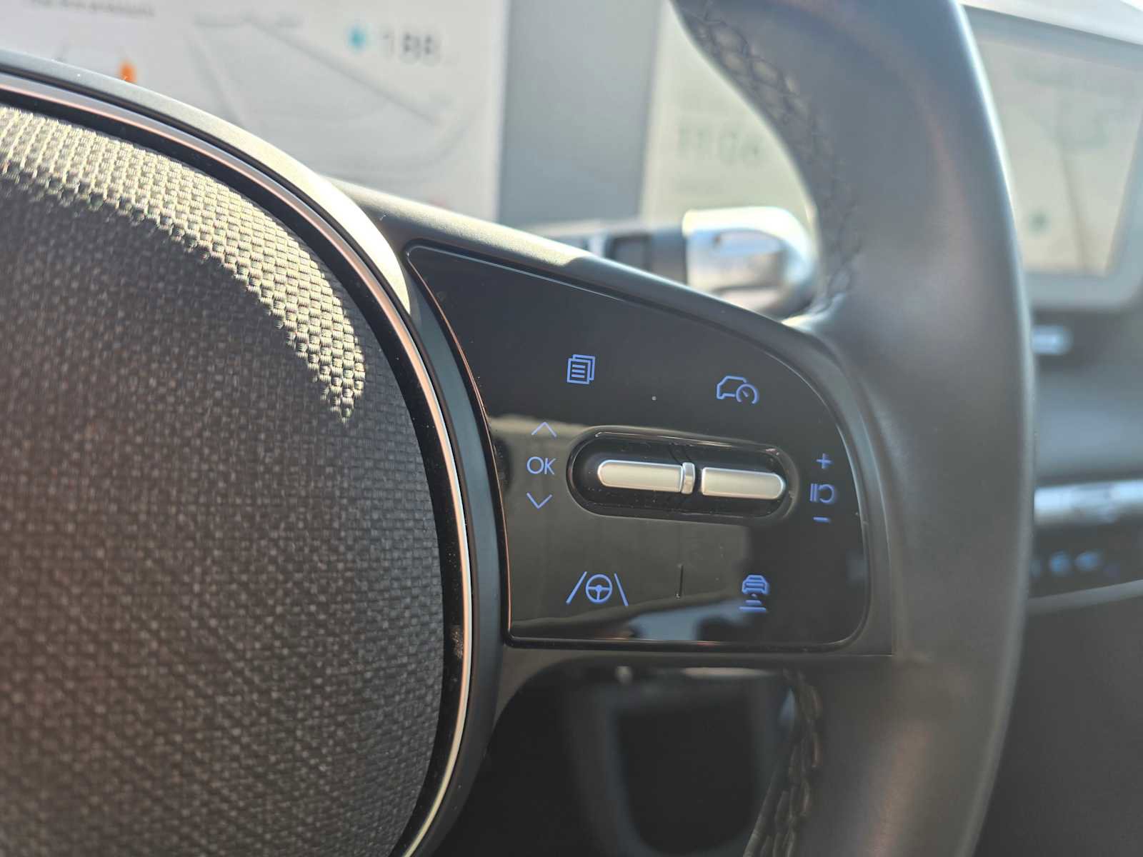 Used 2024 Hyundai Ioniq 5 SE image 31