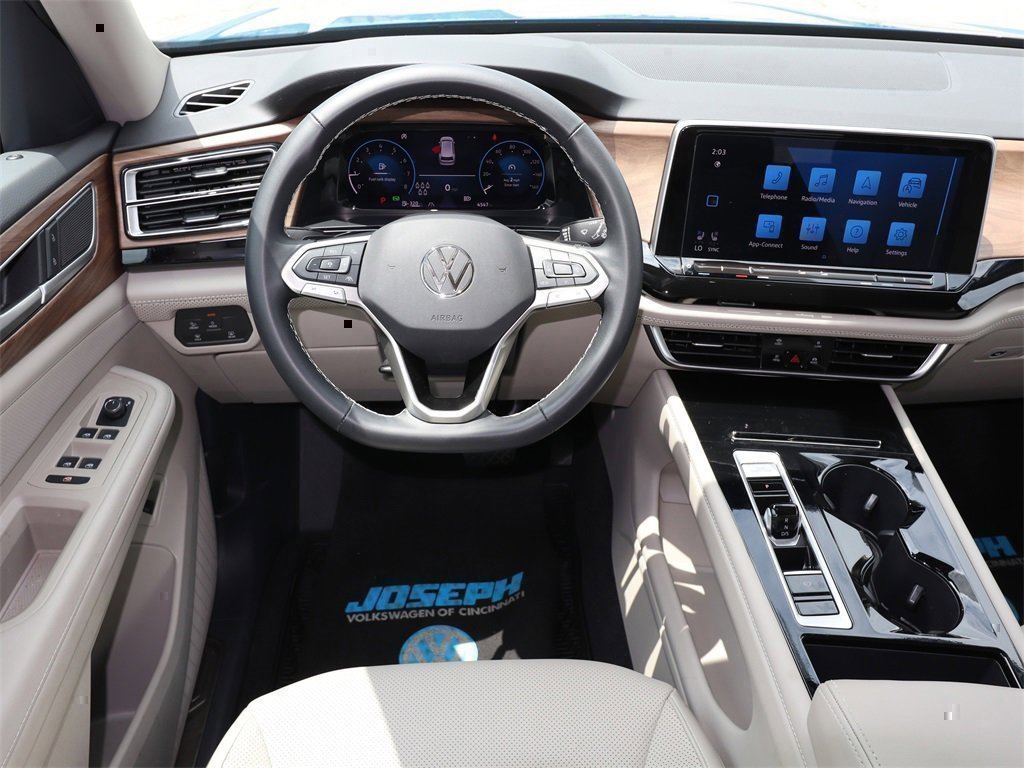 New 2025 Volkswagen Atlas SE image 18