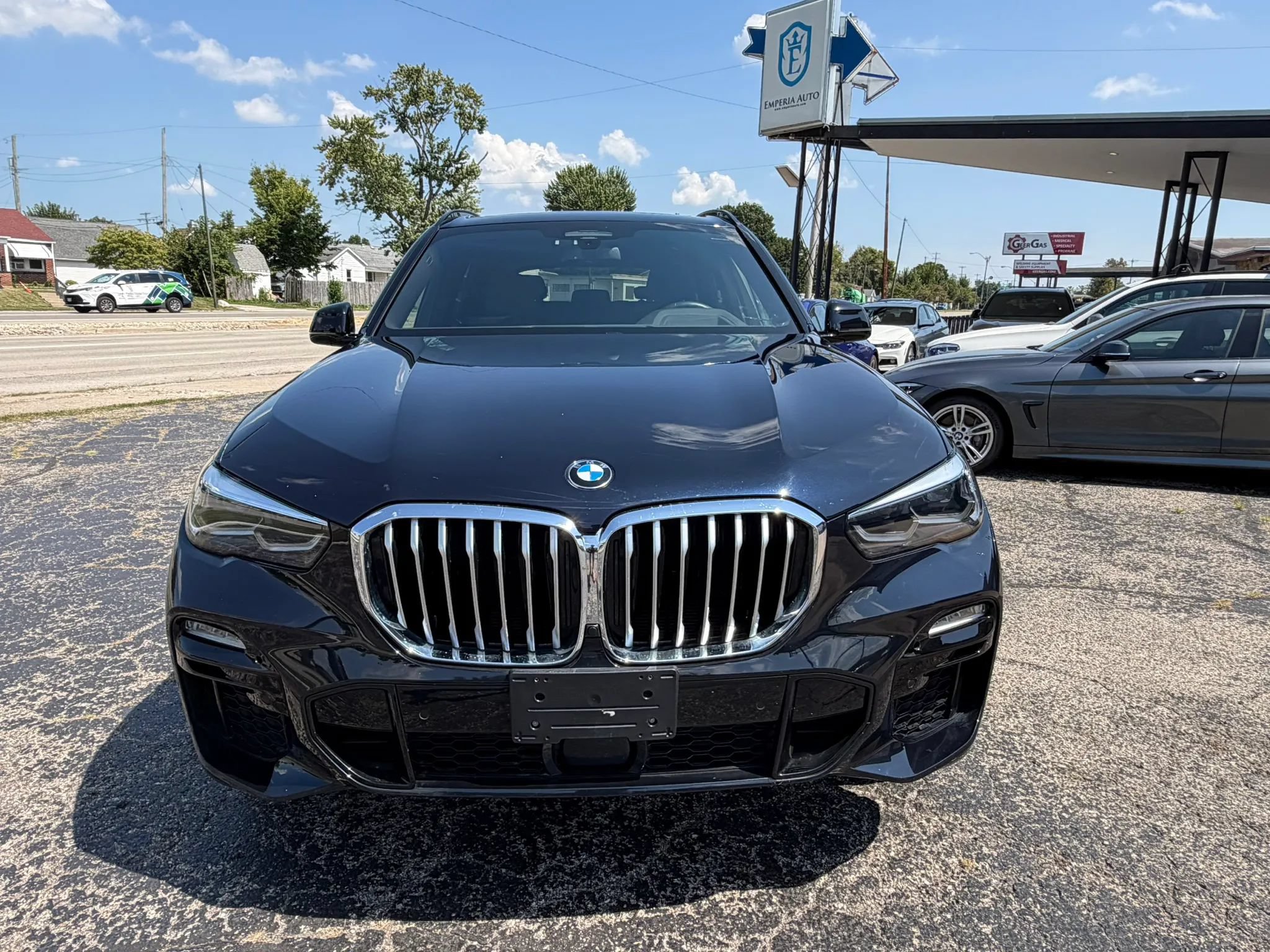 Used 2019 BMW X5 xDrive40i w/ M Sport Package AWD/4WD image 2