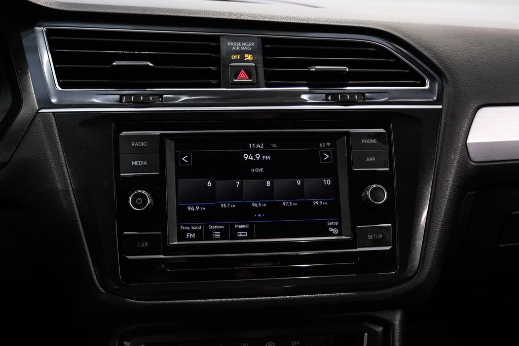 Used 2018 Volkswagen Tiguan S image 25