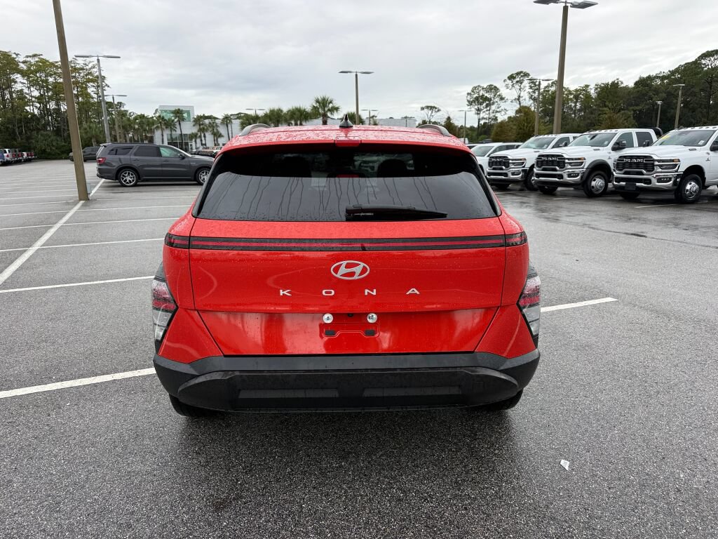 Used 2024 Hyundai Kona SEL FWD image 4