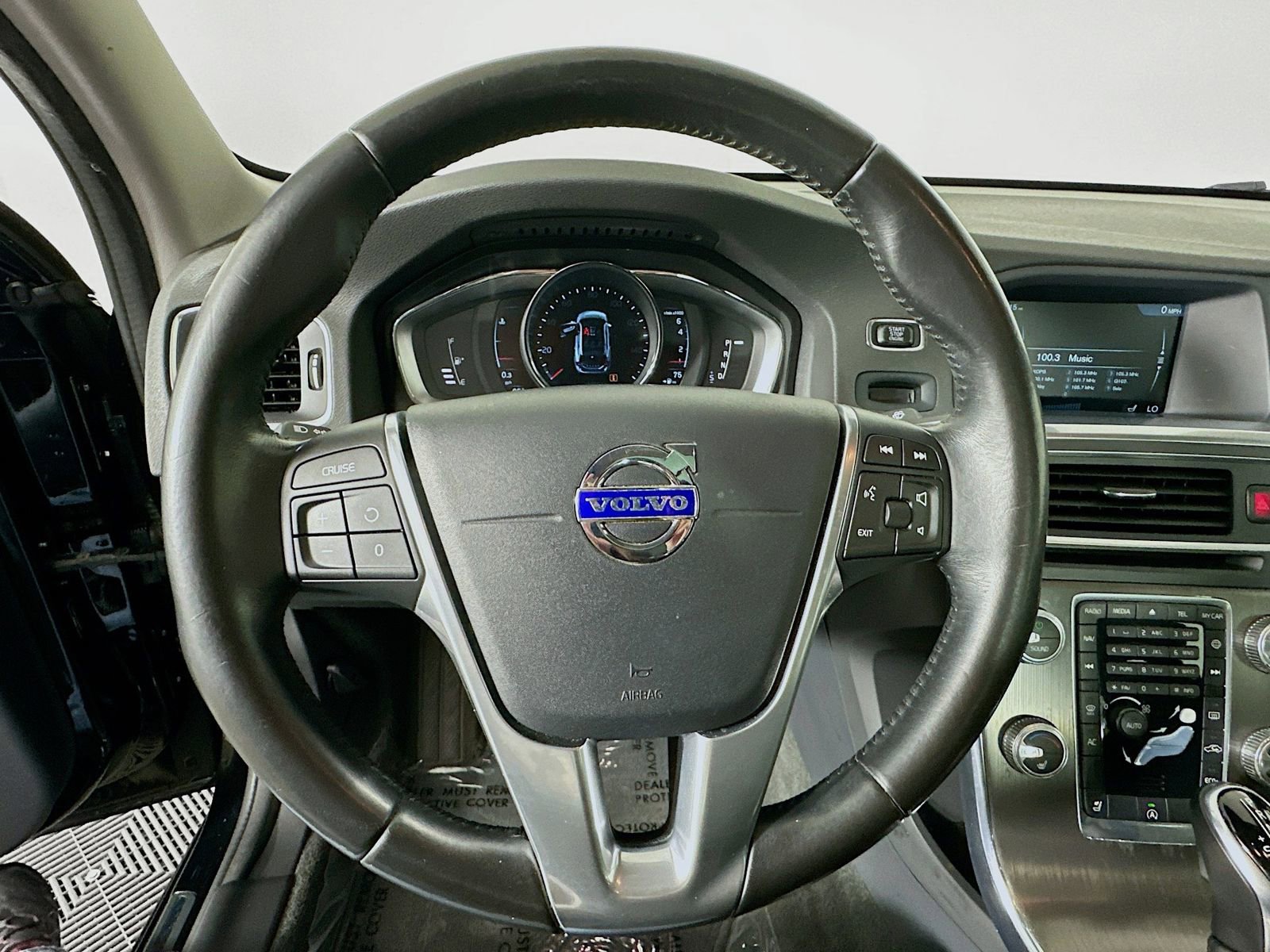 Used 2016 Volvo V60 T5 Premier image 11