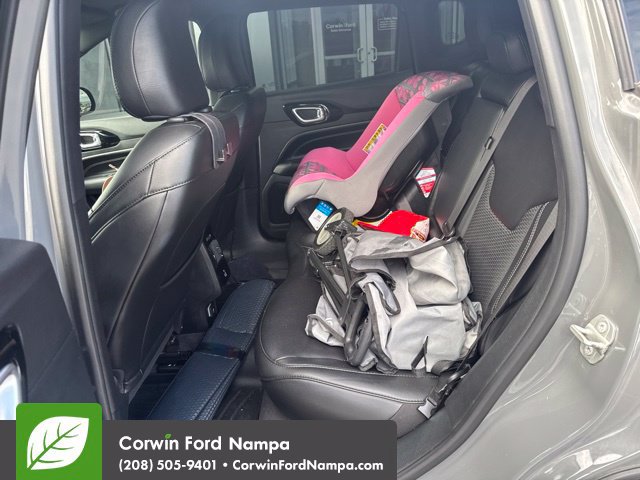 Used 2023 Jeep Compass Latitude w/ Convenience Group AWD/4WD image 11