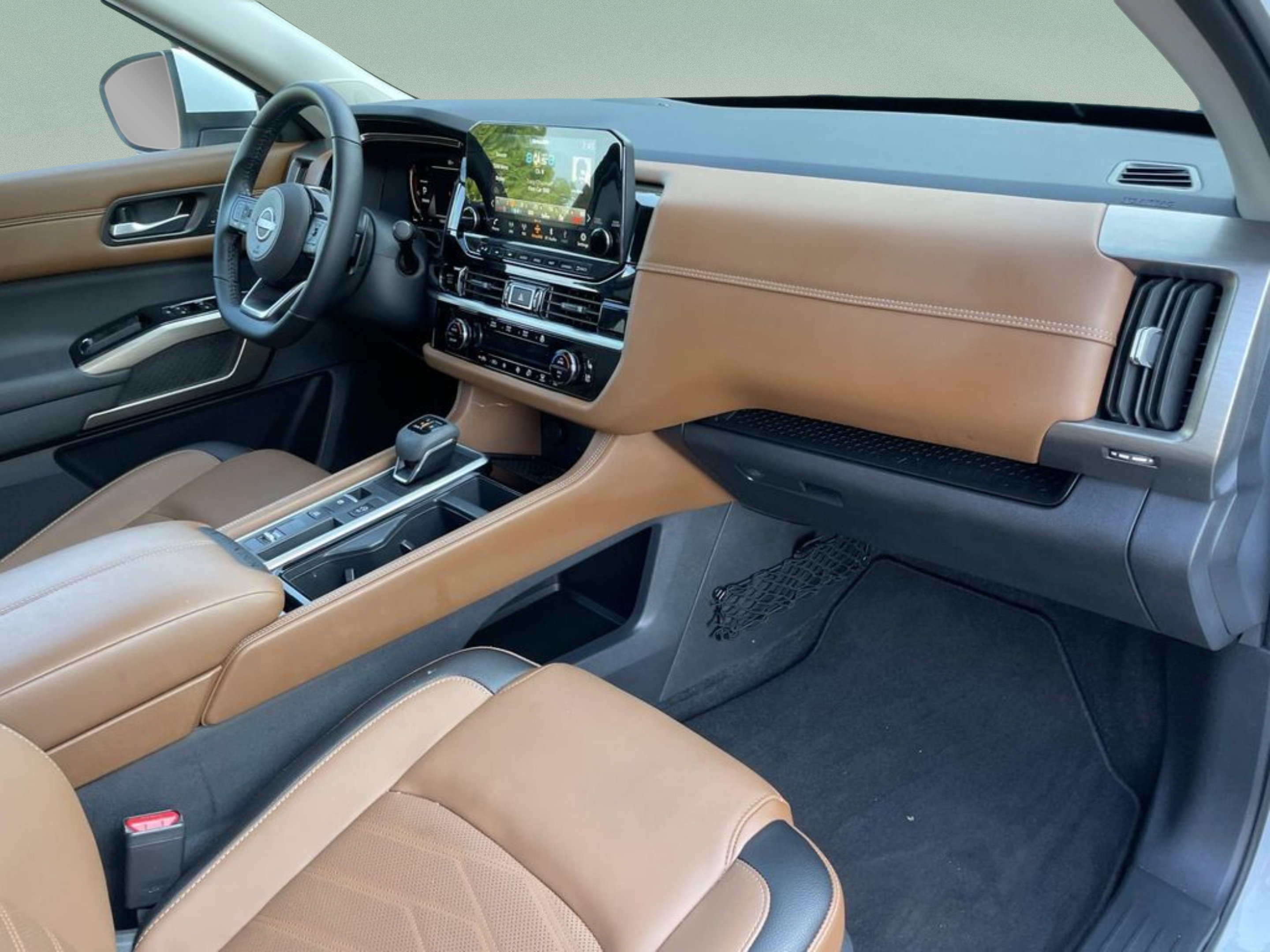 Used 2025 Nissan Pathfinder Platinum w/ Cargo Package FWD image 20