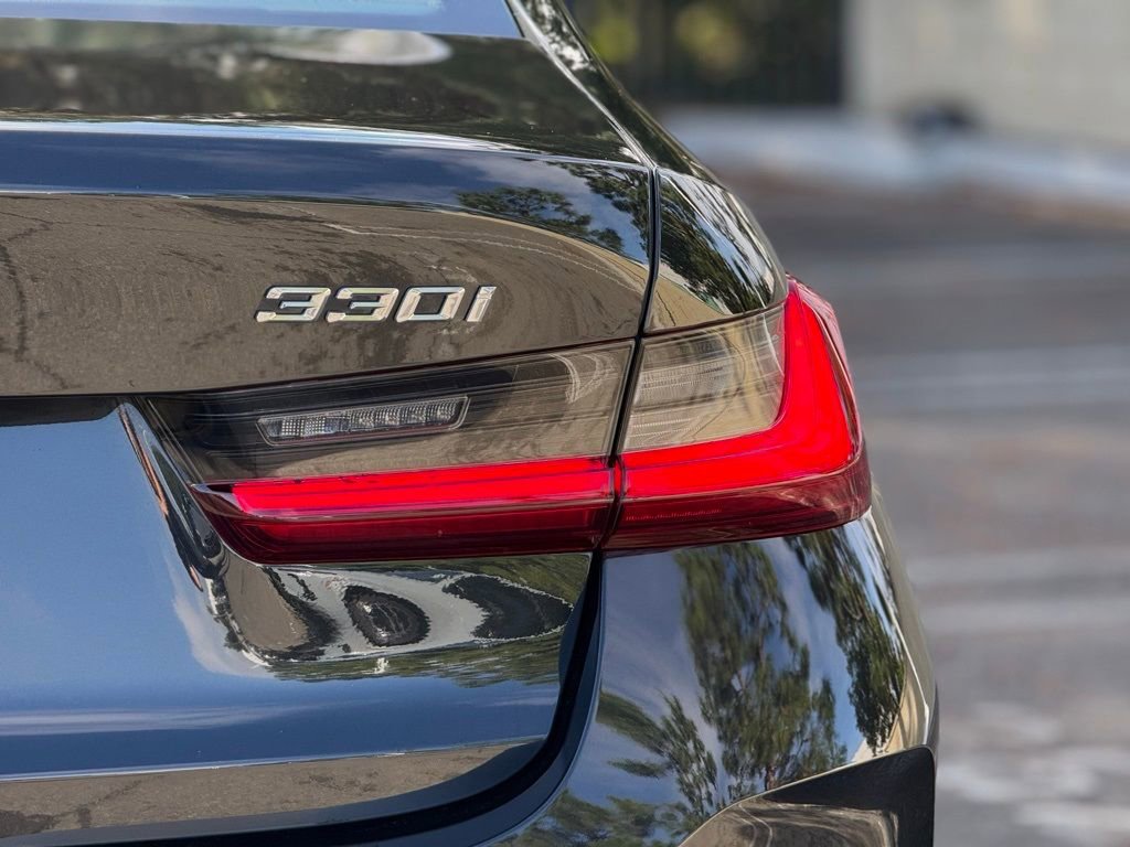 Used 2025 BMW 330i Sedan w/ Convenience Package image 14