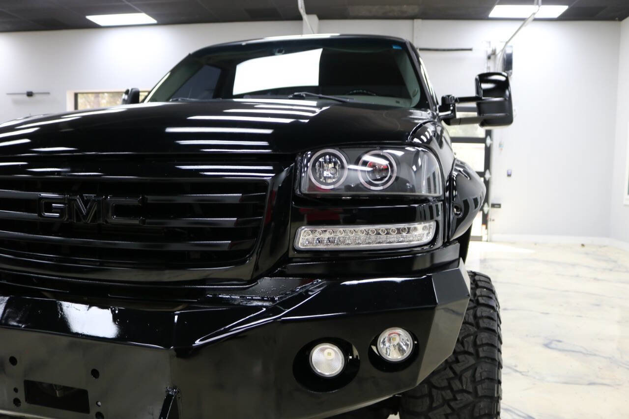 Used 2006 GMC Sierra 2500 SLT w/ Heavy-Duty Power Package image 9