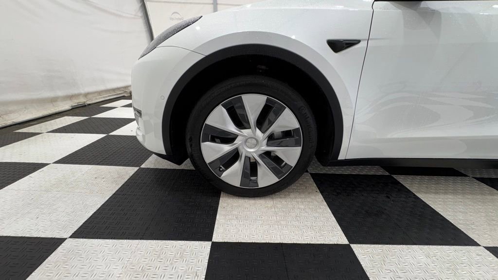 Used 2021 Tesla Model Y 2WD image 12