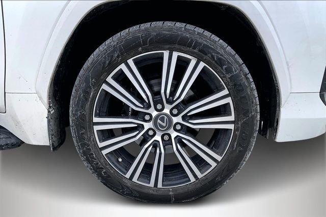 Used 2023 Lexus LX 600 4WD w/ Appearance Package image 8