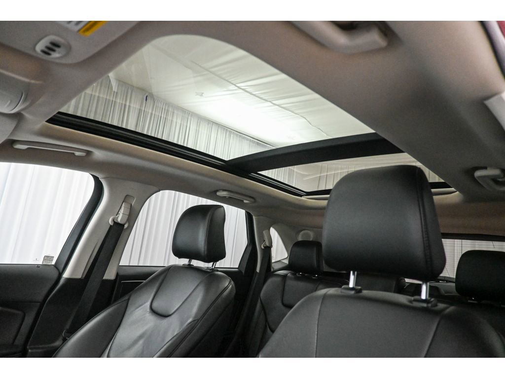 Used 2022 Ford Edge Titanium w/ Class II Trailer Tow Package image 11