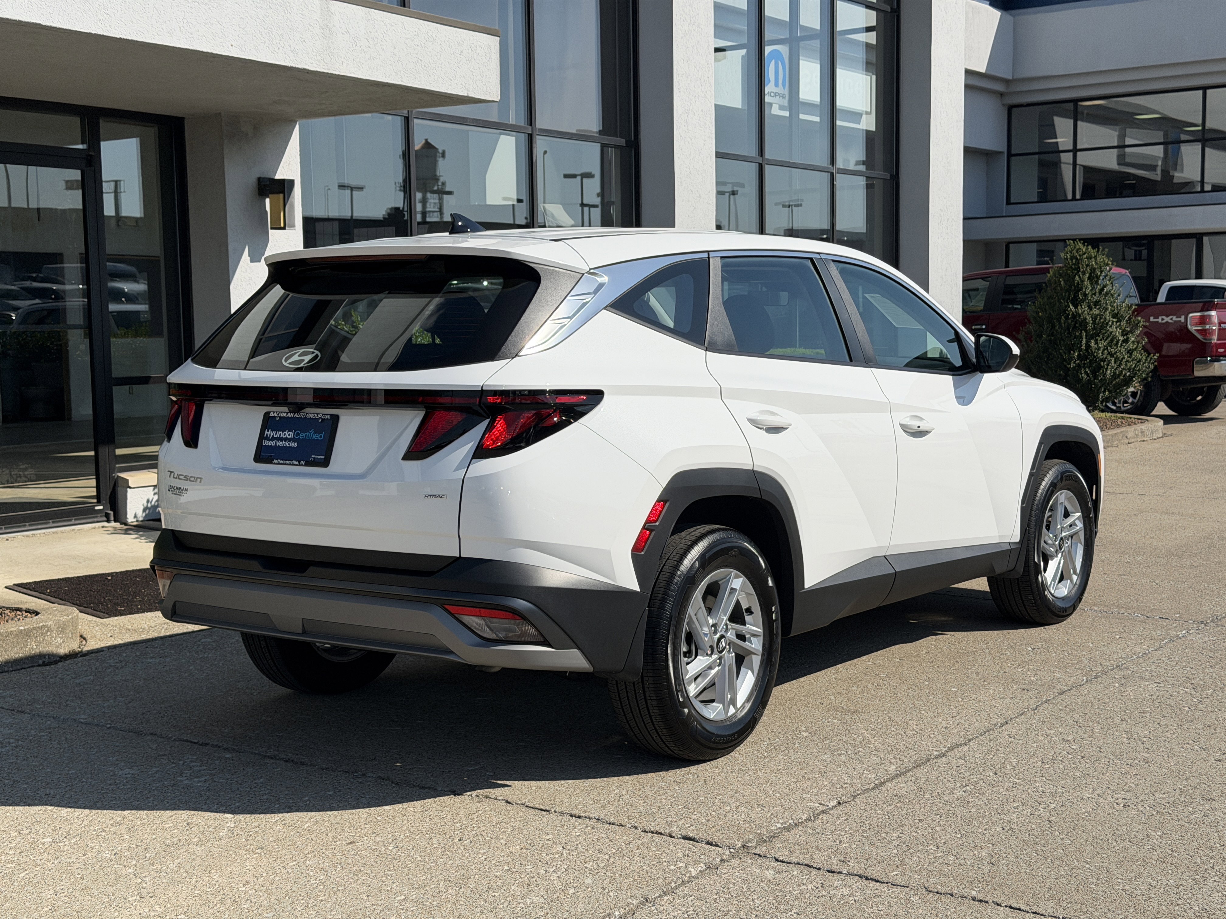 Certified 2025 Hyundai Tucson SE image 4