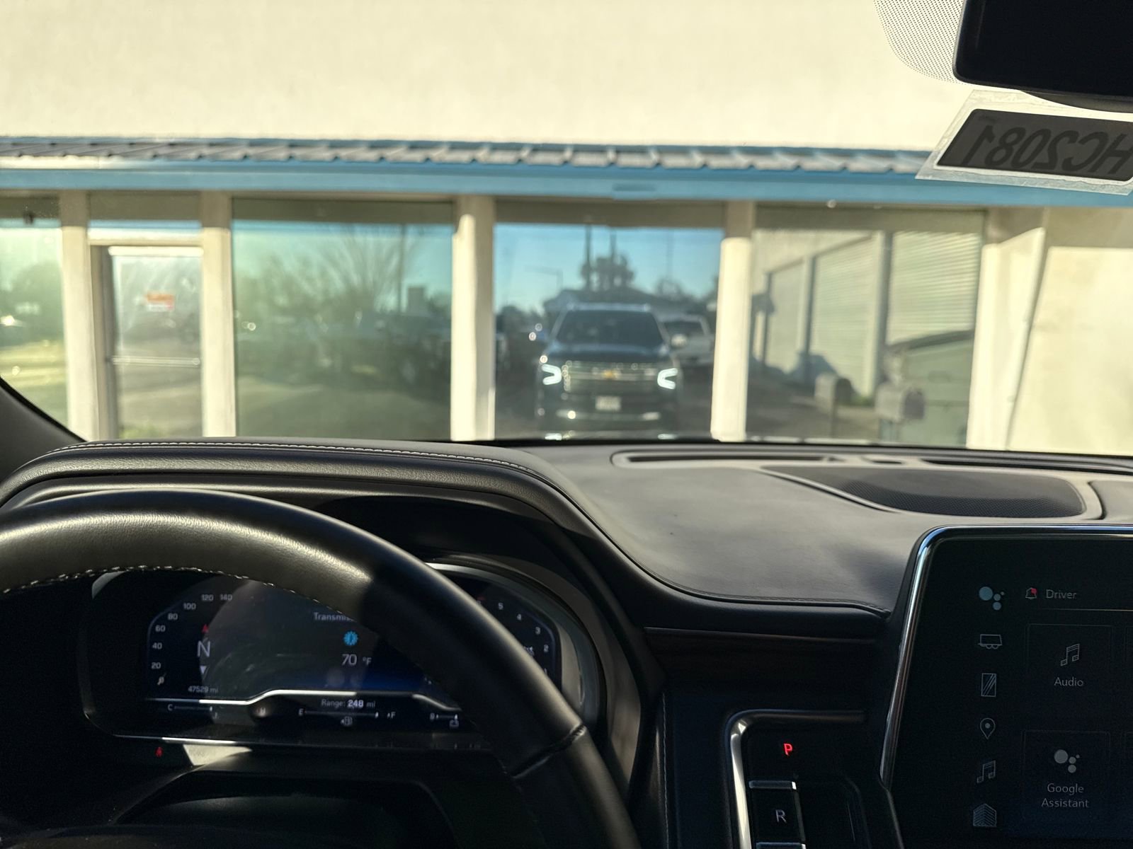 Used 2023 Chevrolet Suburban Premier image 17