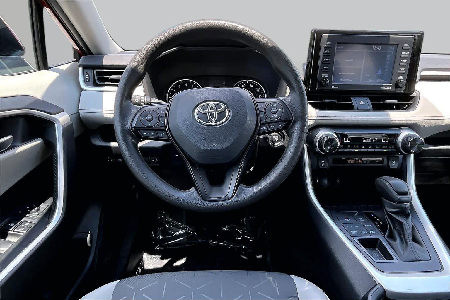 Used 2021 Toyota RAV4 XLE w/ Convenience Package AWD/4WD image 6