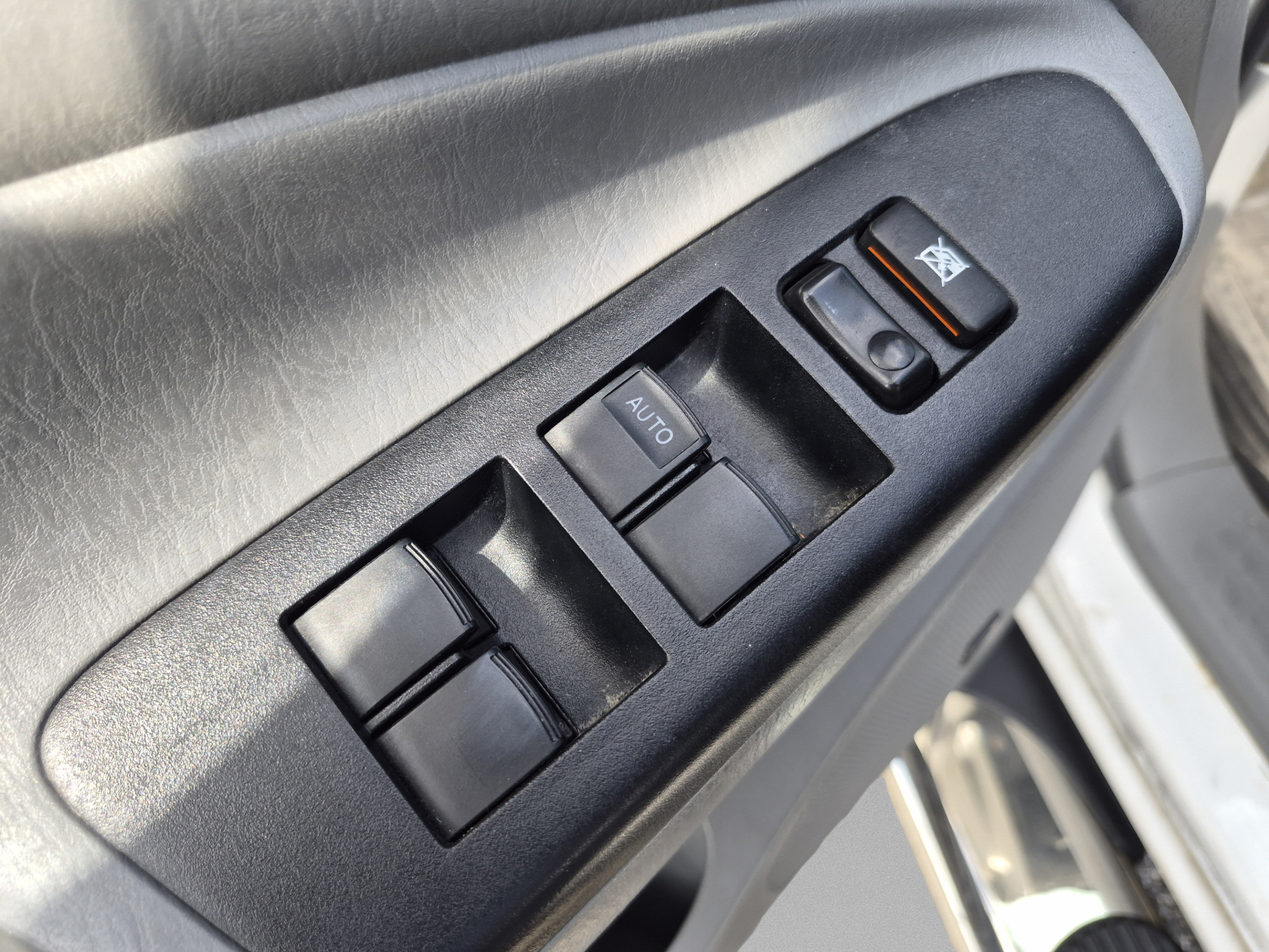 Used 2015 Toyota Tacoma PreRunner w/ TRD Sport Package RWD image 32