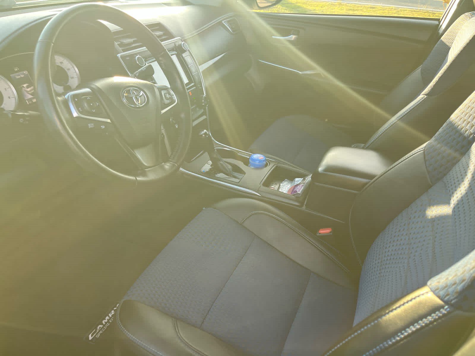 Used 2016 Toyota Camry SE FWD image 13