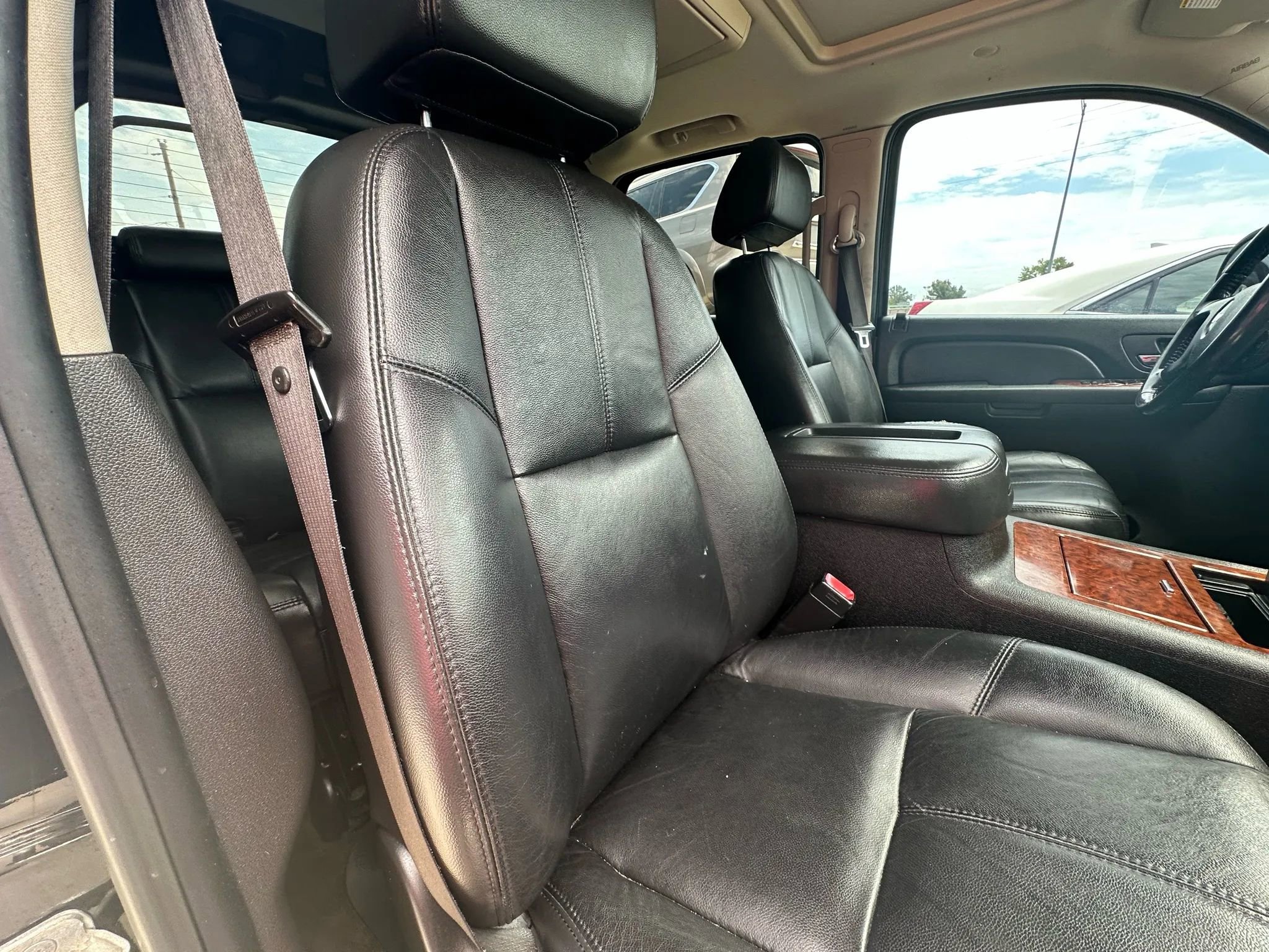 Used 2008 Chevrolet Avalanche LTZ w/ LTZ Preferred Equipment Group AWD/4WD image 17