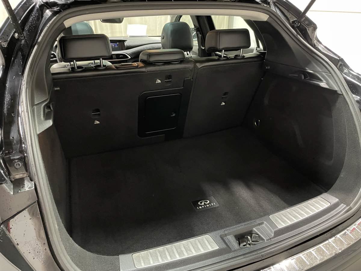 Used 2018 INFINITI QX30 AWD w/ Cargo Package image 16