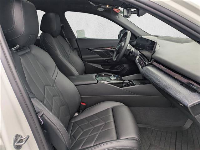 Used 2026 BMW i5 eDrive40 w/ M Sport Package RWD image 21