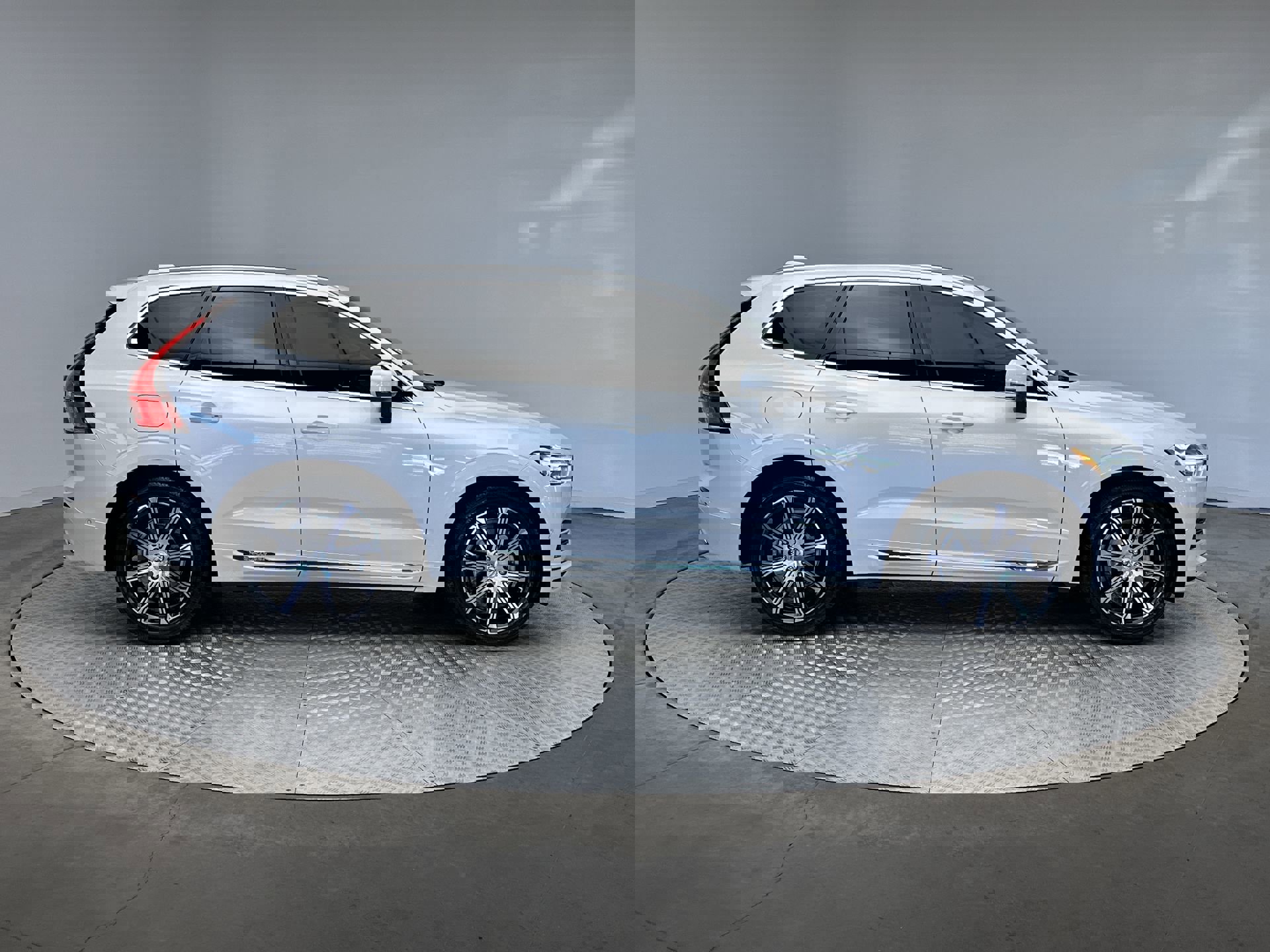 Used 2021 Volvo XC60 T8 Inscription w/ Advanced Package image 10