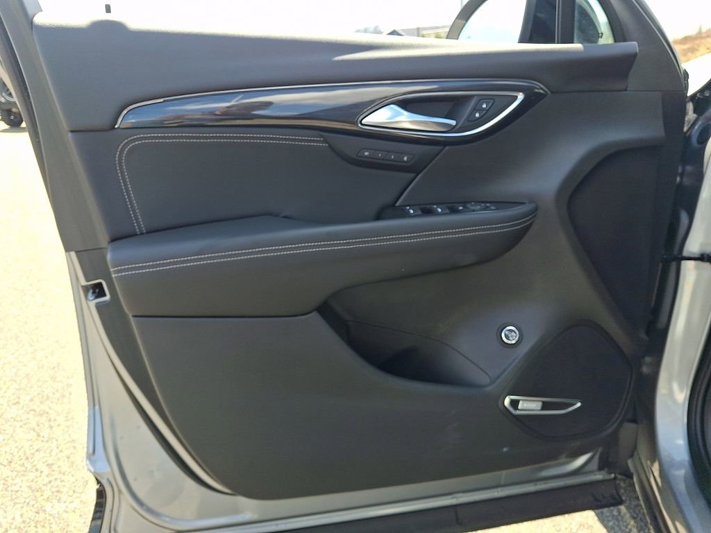 Used 2023 Buick Envision Essence w/ Technology Package I image 12