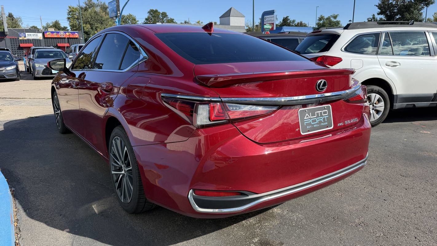 Used 2022 Lexus ES 250 w/ Premium Package AWD/4WD image 4